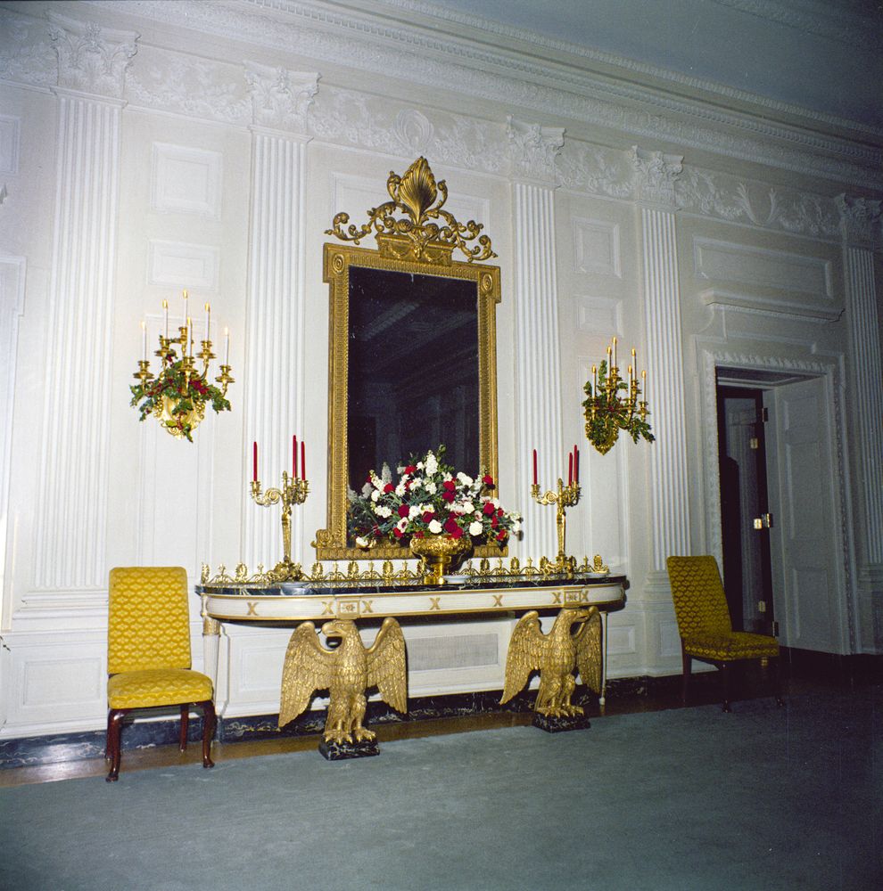White House Rooms, Christmas decorations: East Room, Red ...