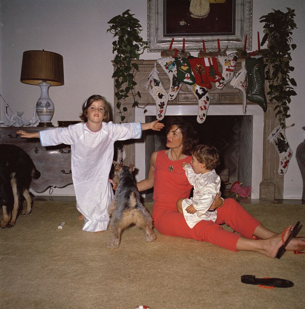 ST-C72-12-62. First Lady Jacqueline Kennedy with Her Children on Christmas - John F. Kennedy ...