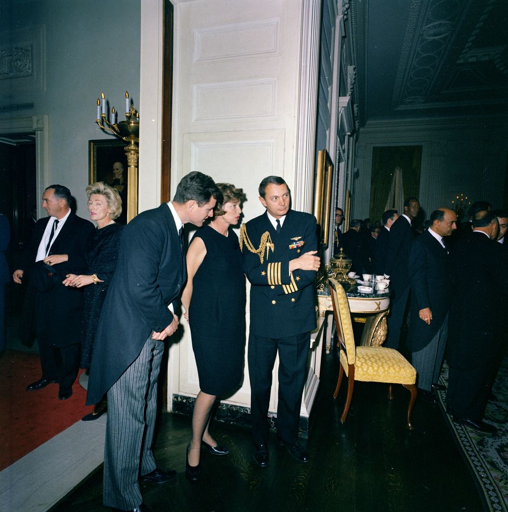 KN-C30677. Senator Edward M. Kennedy Attends Reception ...